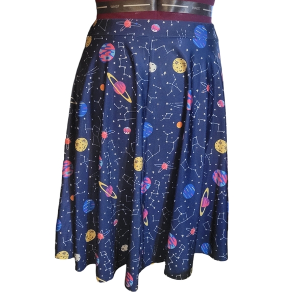 HDE, Galaxy, Outer space, swing skirt, XL, stars, planets - Picture 2 of 7